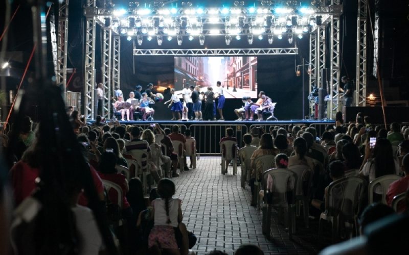 Festival da APAE anima a Praça Moura Andrade no Natal Encantado