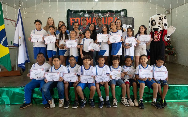 Alunos da Josepha de Jesus Carreira concluem Programa Bombeiro na Escola