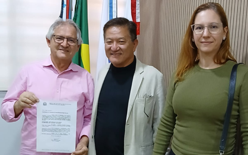 Nova diretora do TCE/SP em Andradina é apresentada na Câmara e convida vereadores para evento do Tribunal