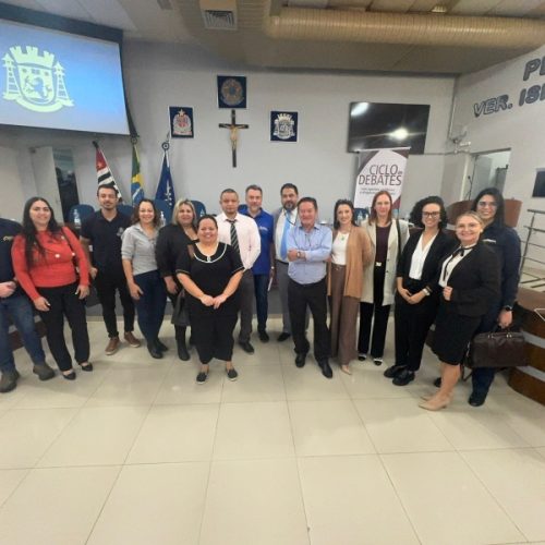 Representantes de Andradina participam de debate sobre gestão pública
