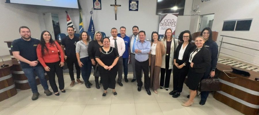 Representantes de Andradina participam de debate sobre gestão pública