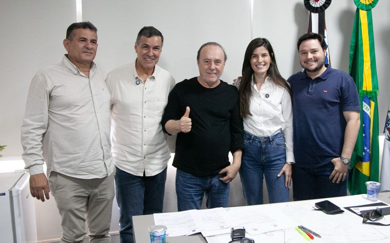 Silas Carlos recepciona deputados em Andradina: Parcerias que fazem a diferença