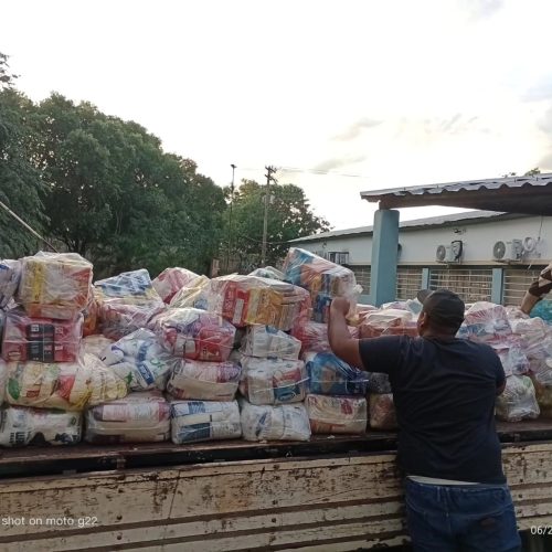 Doações de alimentos da Festa do Peão chegam ao Hospital de Amor de Jales