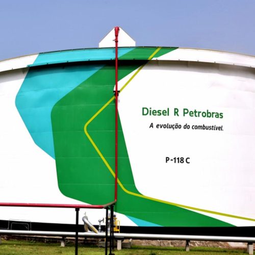 Petrobras anuncia redução de R$0,35 no preço do óleo diesel