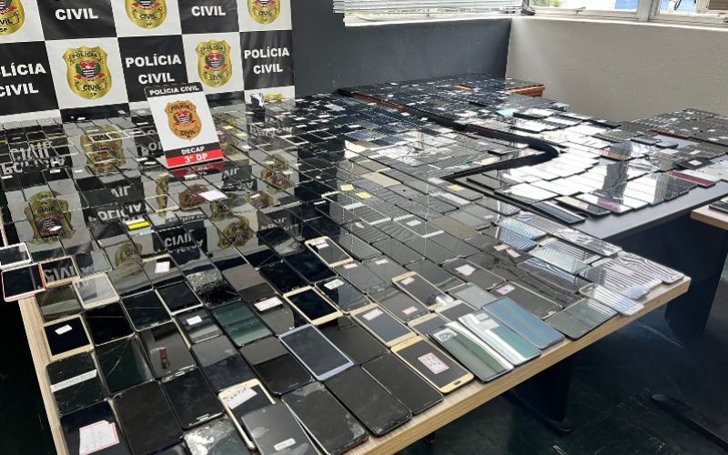 Polícia Civil faz megaoperação contra receptadores de celulares roubados