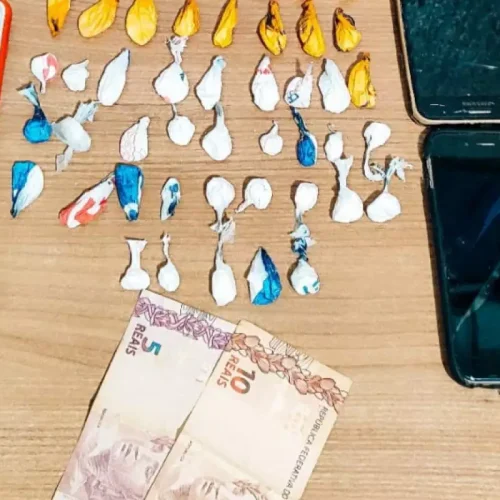 Homem é preso com mais de 40 porções de cocaína em Mirandópolis