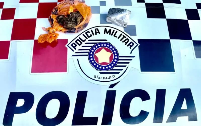 Dupla é flagrada levando drogas para penitenciária