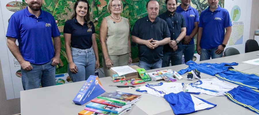 Educação em Andradina investe mais R$ 2,8 milhões em material e uniformes para milhares de alunos