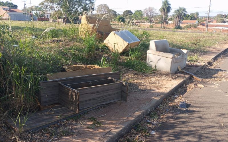 Prefeitura recolhe itens descartados no Jardim Europa