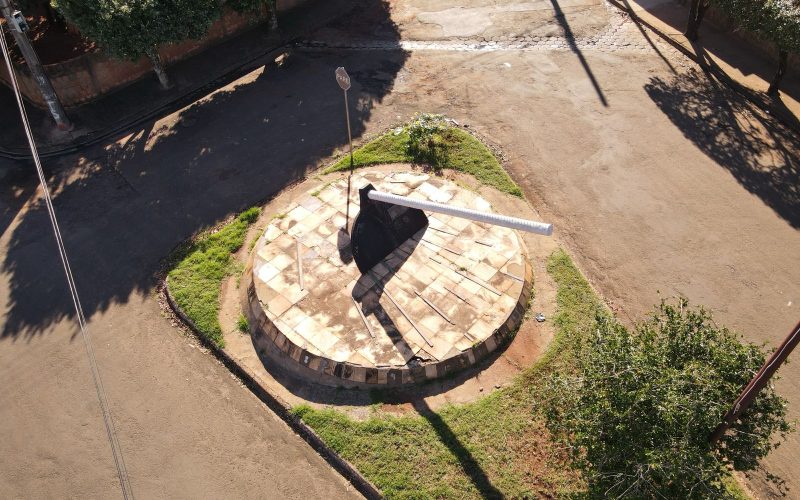 Prefeitura vai revitalizar monumento da “enxada” na Botega