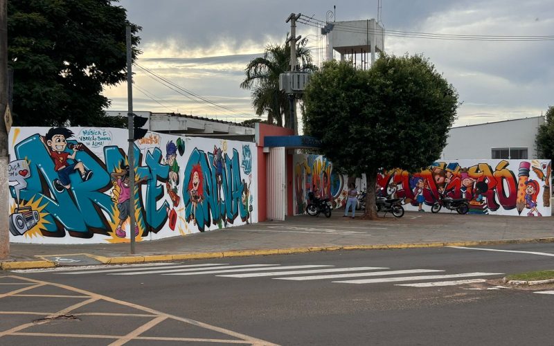 Arte e cores dão nova às escolas municipais de Andradina