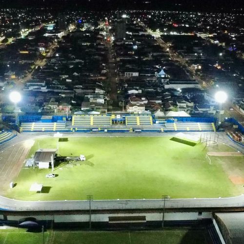 Desfile acontece amanhã (11) no Estádio em Andradina com João Bosco & Vinícius