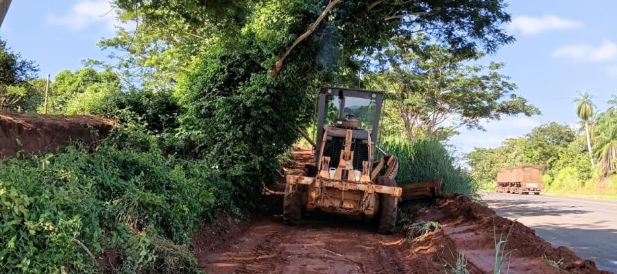 Equipe de obras melhoras acessos a Agrovila Pérola Negra