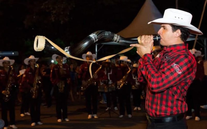 Facmol faz apresentação domingo na praça dando continuidade aos festejos de aniversário de Andradina