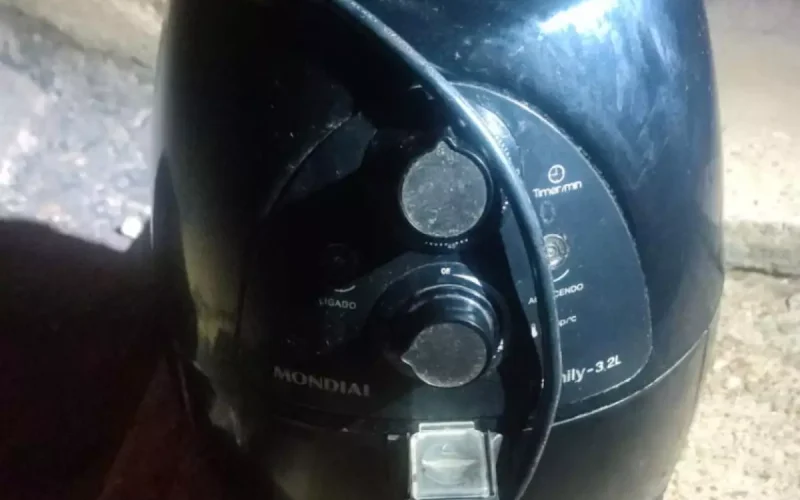 Homem é preso em flagrante após furtar fritadeira de residência