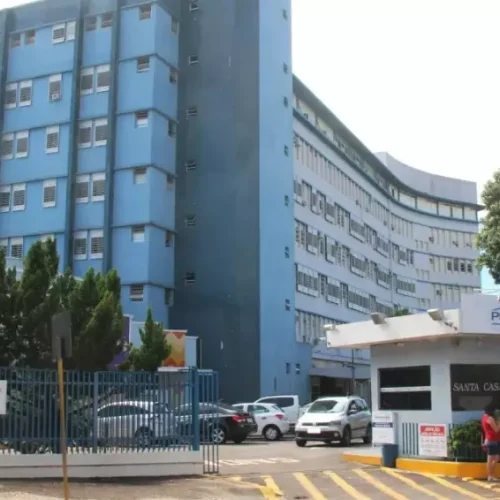 Criança é internada após envenenamento pela mãe
