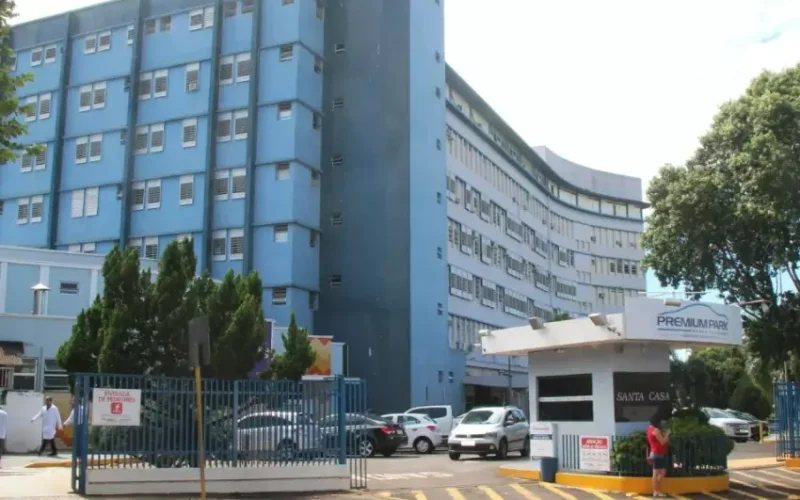 Criança é internada após envenenamento pela mãe
