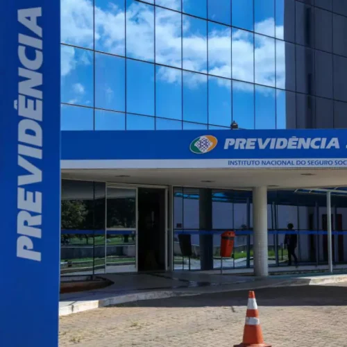 INSS devolve R$ 1 bilhão a beneficiários com descontos ilegais