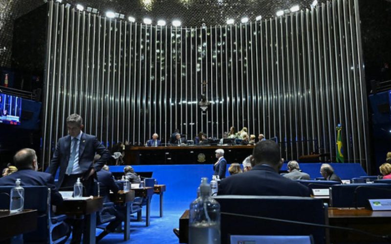 Senado aprova isentar IR para quem ganha até R$ 5 mil