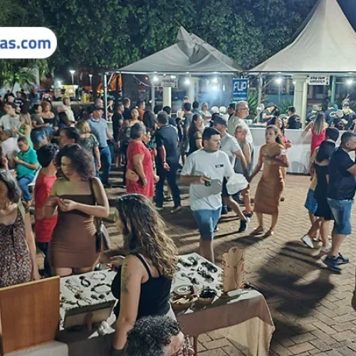 Festa da Mandioca atrai grande público e lota Praça da Integração