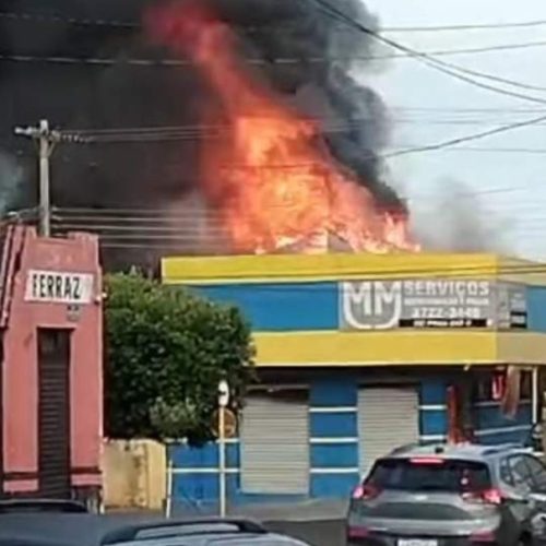 Proprietário evitou explosão durante incêndio no Centro