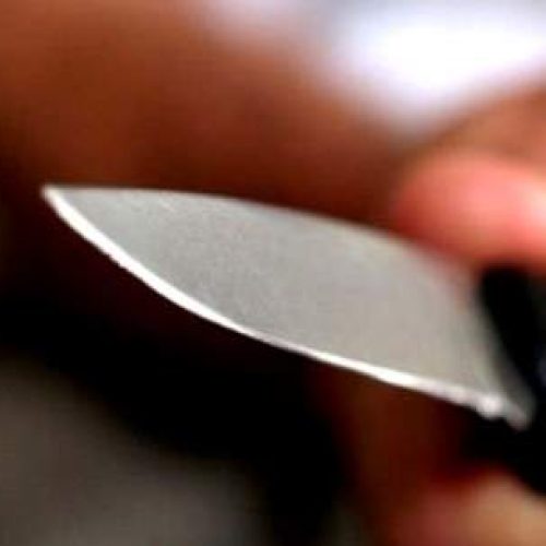 Homem é preso por esfaquear a companheira em Valparaíso