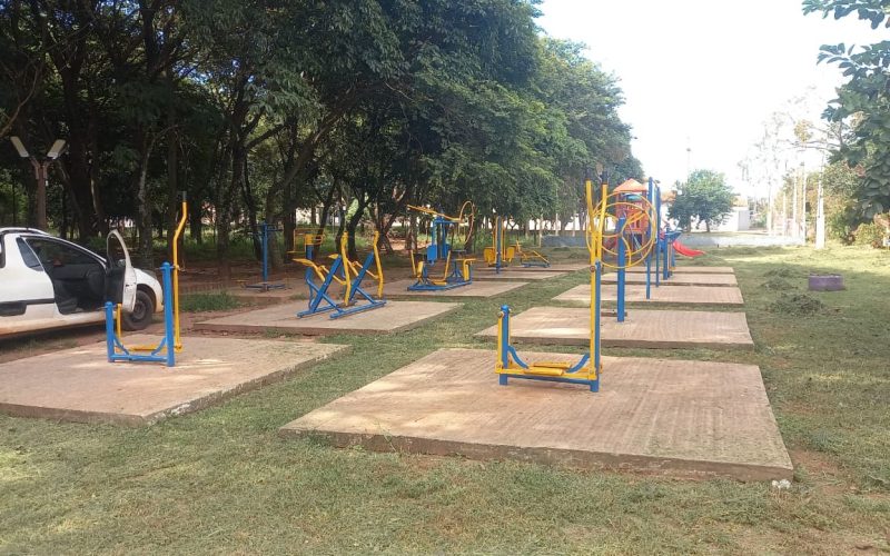 Espaços esportivos de Andradina recebem limpeza