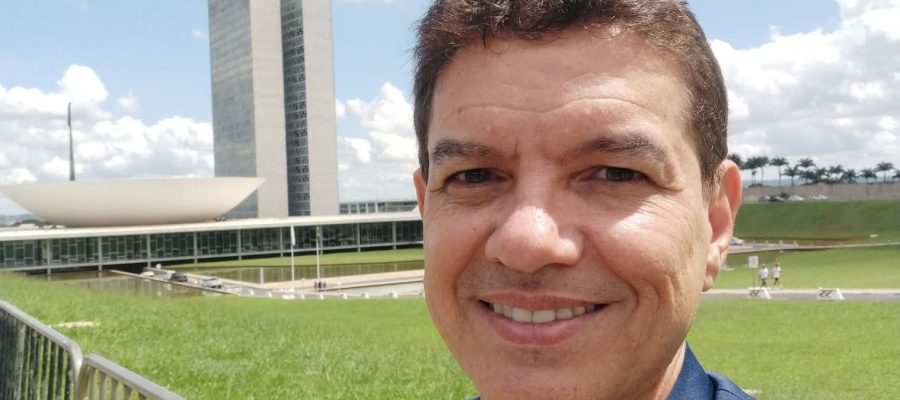 Pré-candidato a deputado federal, Professor Luzimar celebra avanço para alunos de enfermagem em Andradina