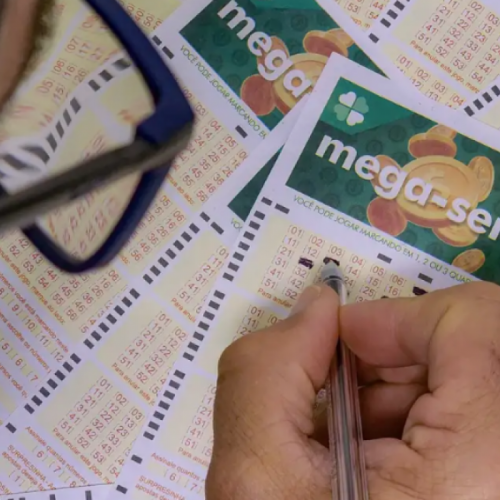 Mega-Sena acumula e premiação pode chegar a R$ 52 milhões terça