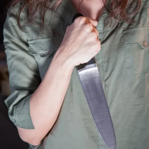 Mulher é presa por agredir filha com faca em Andradina