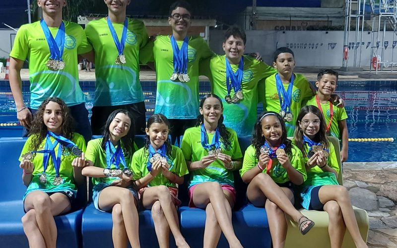 Natação Andradinense conquista 84 medalhas em Votuporanga