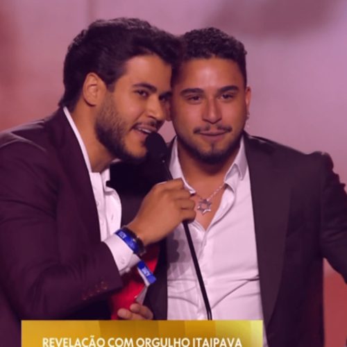 Atração do Natal Encantado de Andradina ganha prêmio Artista Revelação Multshow 2025