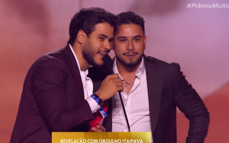 Atração do Natal Encantado de Andradina ganha prêmio Artista Revelação Multshow 2025