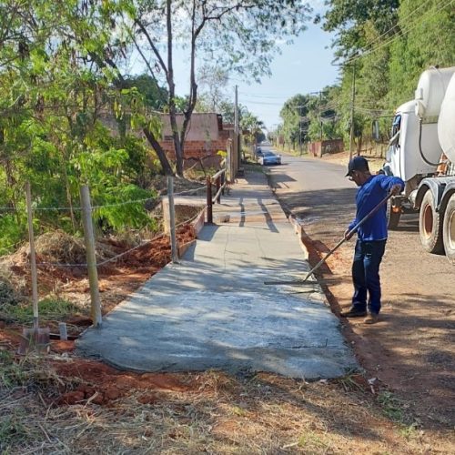 Prefeitura de Andradina faz obras de segurança na Rua Sebastião Arantes