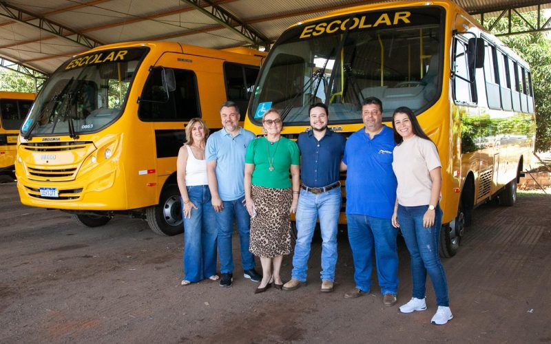 Novos ônibus com ar condicionado reforçam frota da Educação