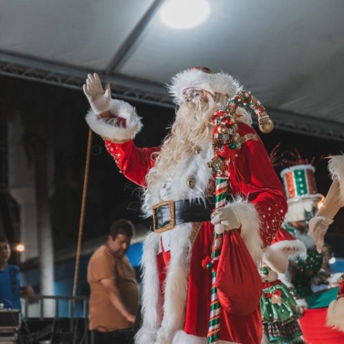 Papai Noel chega de rapel neste sábado na Moura Andrade