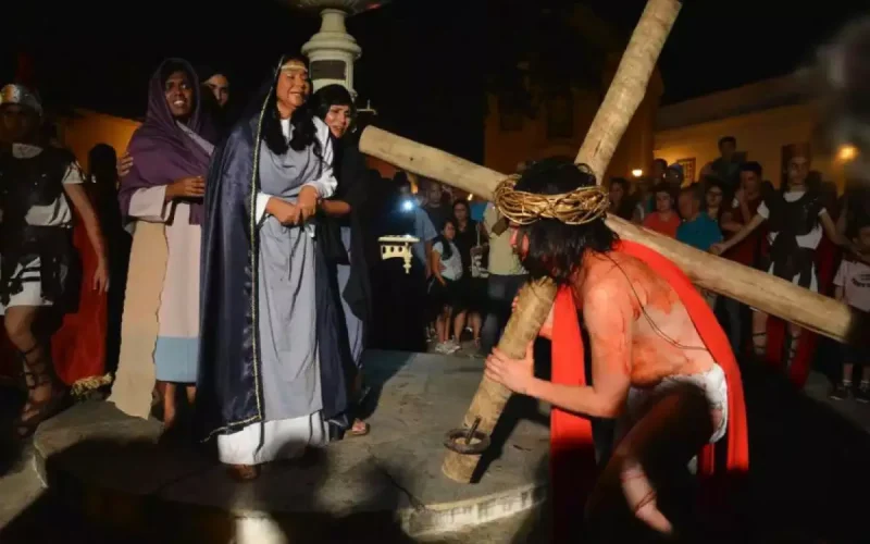 Religião: Paixão de Cristo marca celebrações da Sexta-feira Santa pelo país