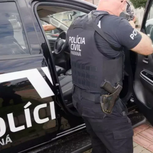 Jovem dá socos e chutes em idosa de 60 anos