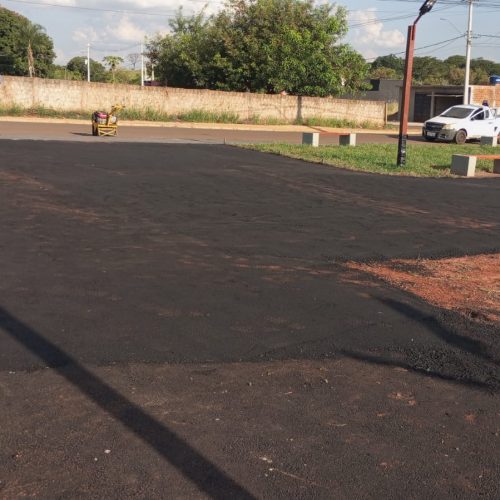 Asfaltamento avança e praça do Pereira Jordão entra na fase final de implantação