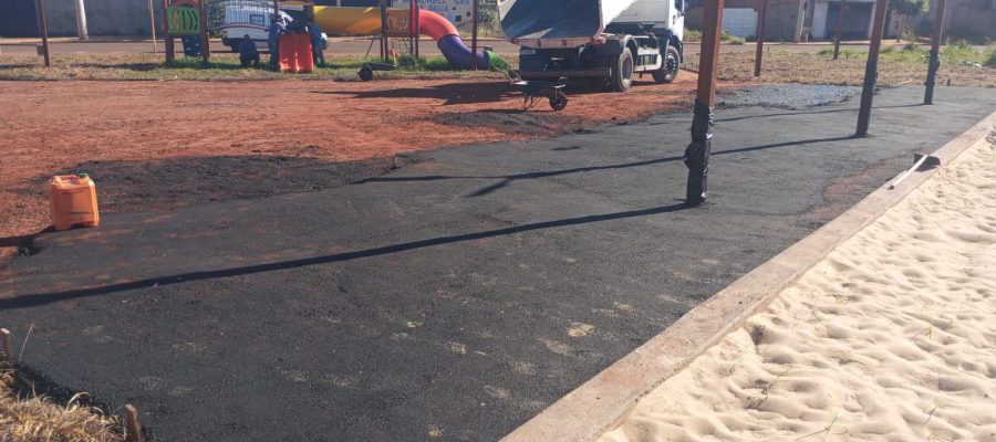 Nova praça do Pereira Jordão entra na fase final com aplicação de asfalto