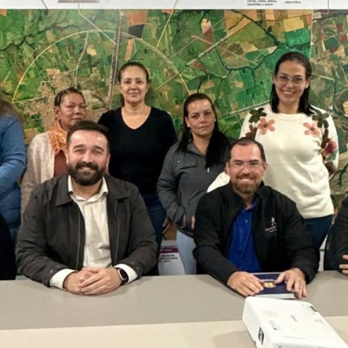 Prefeitura de Andradina recebe servidores para discutir enquadramento de auxiliares como técnicos de enfermagem