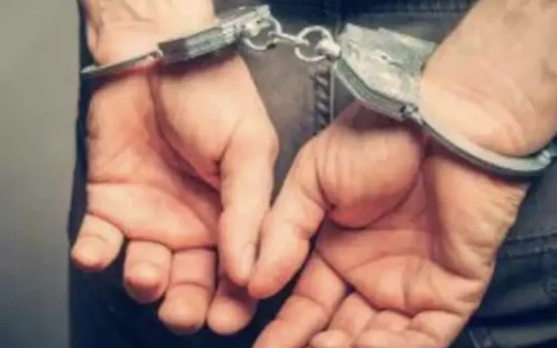Marido é preso por agredir mulher grávida e familiares