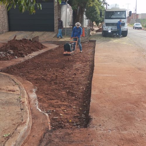 Sarjetão é implantado no bairro Pereira Jordão em Andradina