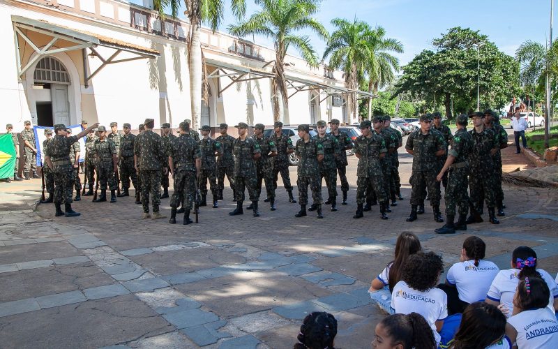 Exposição sobre 2ª Guerra vai até a quinta (8)