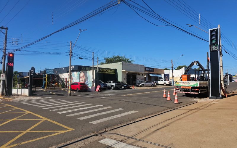 Semáforos recém instalados na avenida Guanabara já estão funcionando
