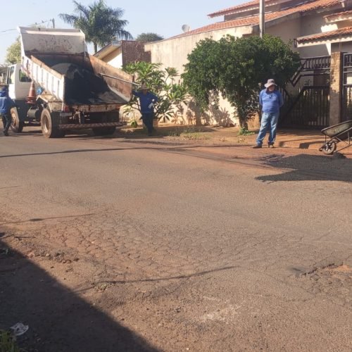 Operação tapa-buracos avança pela Vila Peliciari e Alto dos Ipês em Andradina