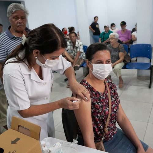 Dia D vacina quase 2 mil pessoas em Andradina