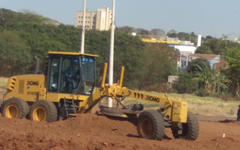 Prefeitura de Andradina prepara terreno para construção de Centro Poliesportivo na Vila Messias