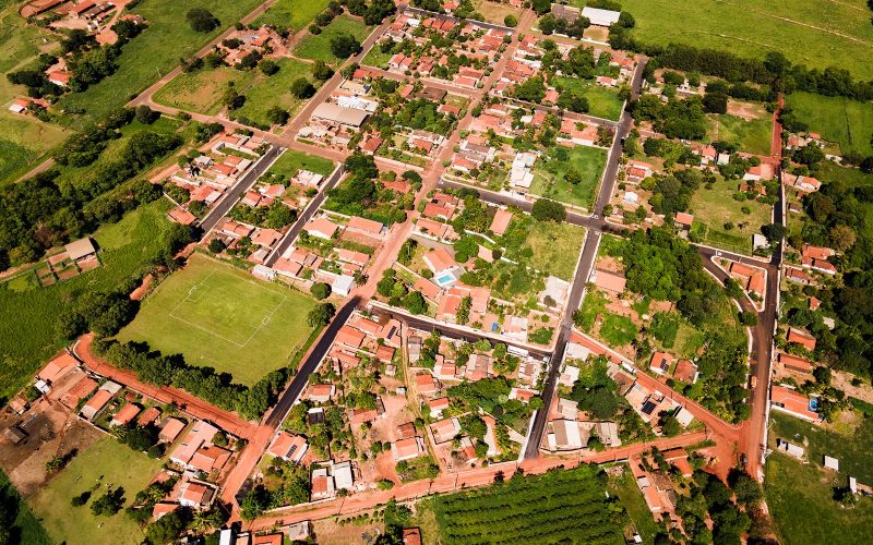 Asfalto avança no Planalto e bairro está de esgotamento sanitário após décadas

