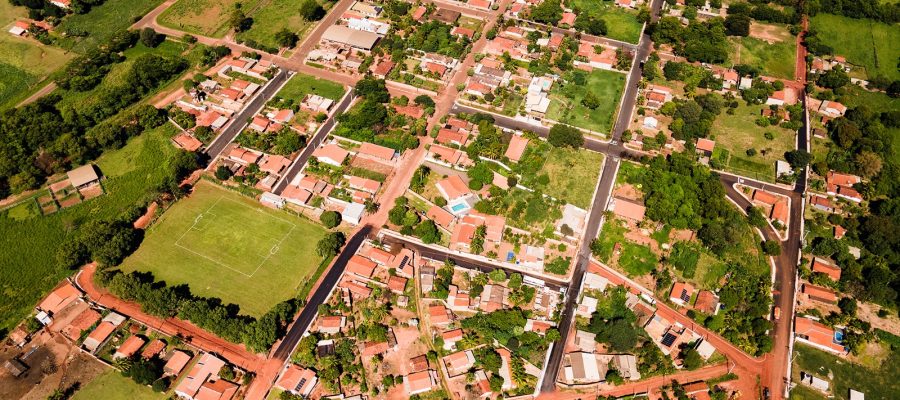 Asfalto avança no Planalto e bairro está de esgotamento sanitário após décadas
